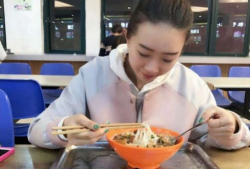 很少看到德国留学生娱乐吃瓜