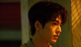 张凌赫来娱乐圈吃瓜,揭秘明星幕后吃瓜趣事